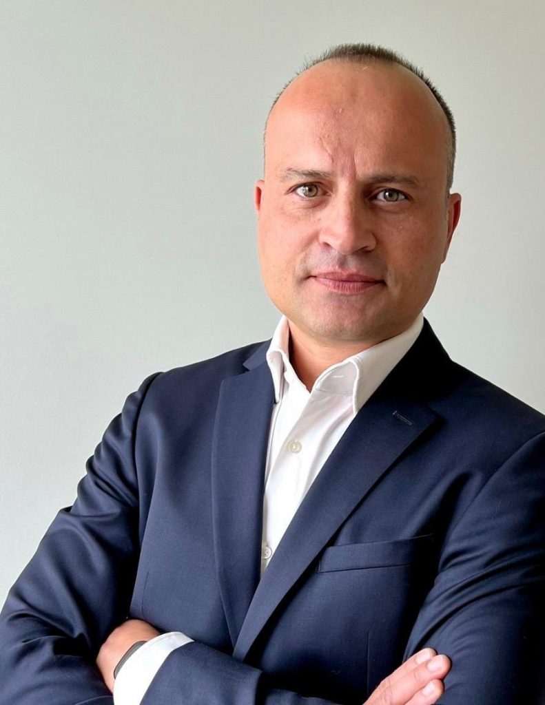 Bravefirms - Alexandre Carneiro