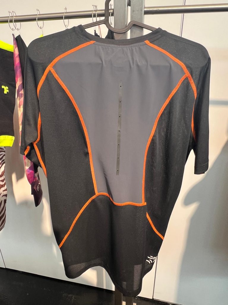 2Move Garments Flatlock