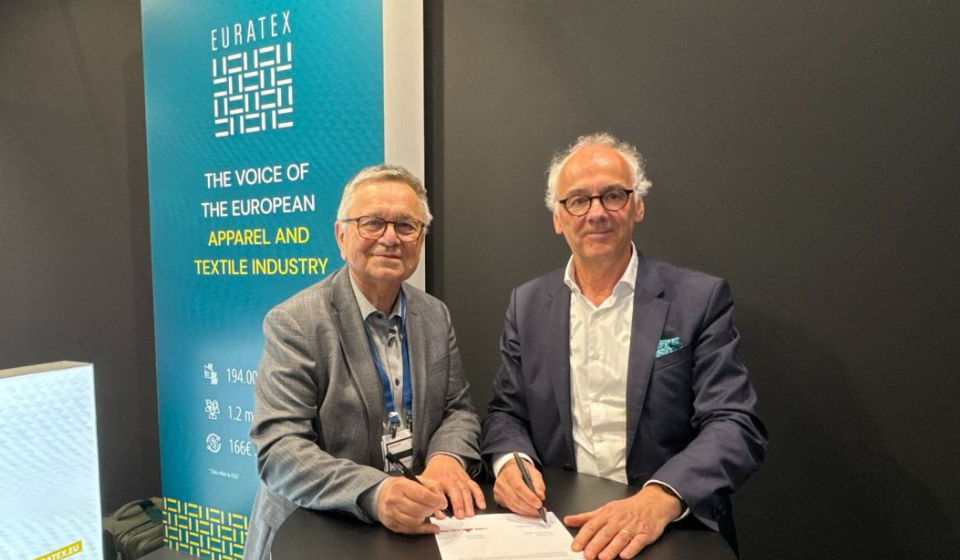 EURATEX - Canadá Acordo assinado por Dirk na Techtextil 960